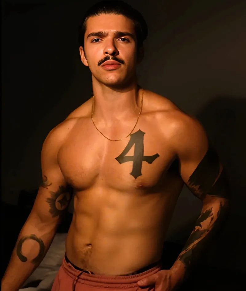 Paris Demers certified personal trainer and YouTube fitness creator based in Vancouver.